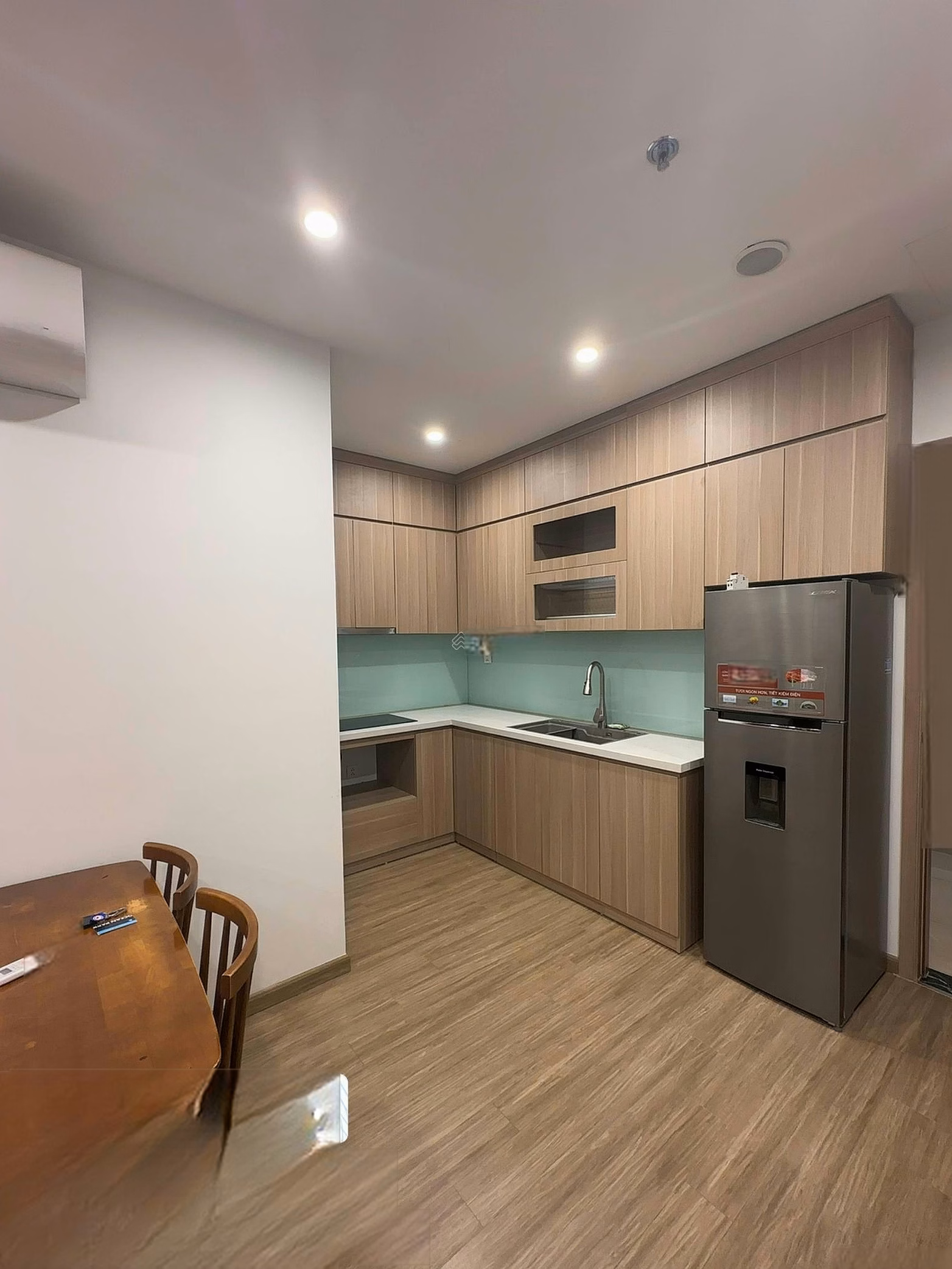 Apartment for rent with 2 bedrooms, 2 bathrooms, fully furnished, price 8.5 million/month at building P1 Vinhomes Ocean Park