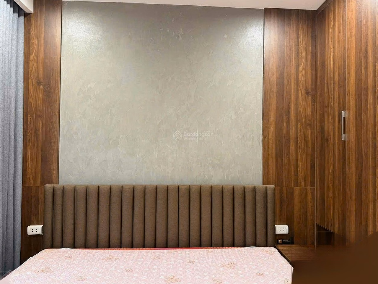2 bedroom + 1 fully furnished apartment for rent in Vinhomes Smart City
