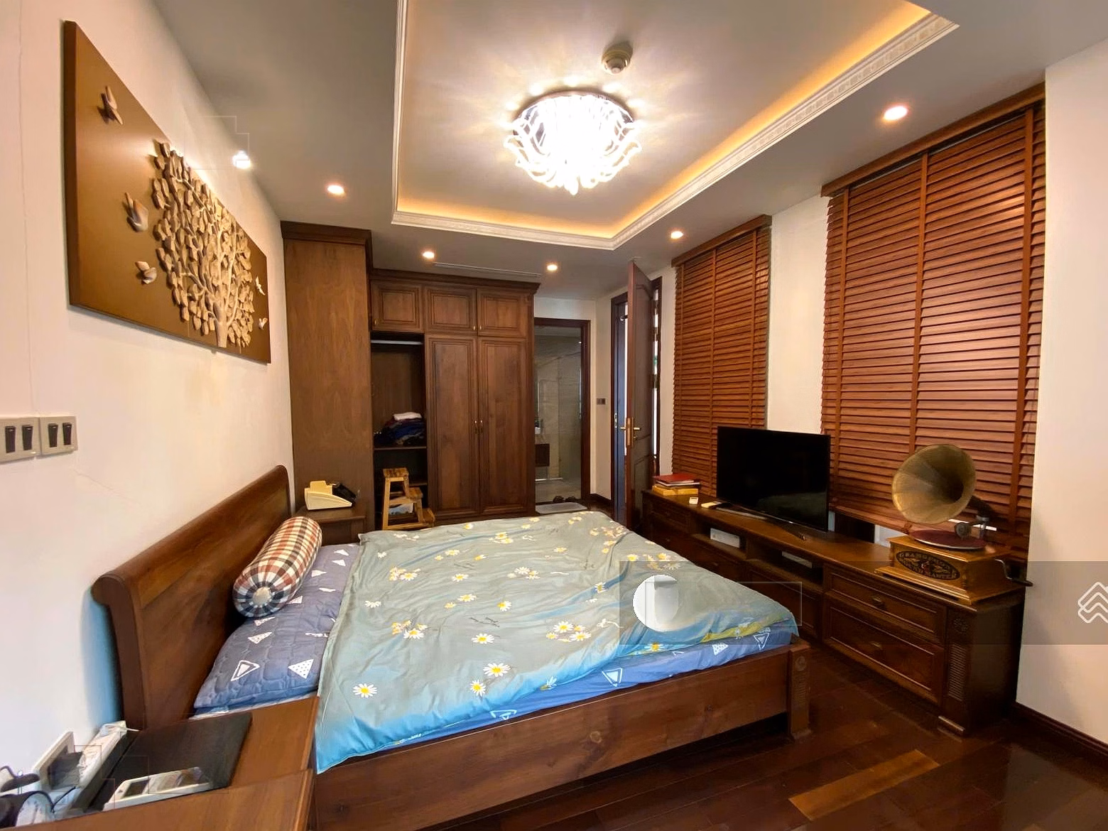 Super Duplex Penthouse Mandarin Garden for rent 280m2 4 bedrooms 3 bathrooms Full of rare high-end furniture