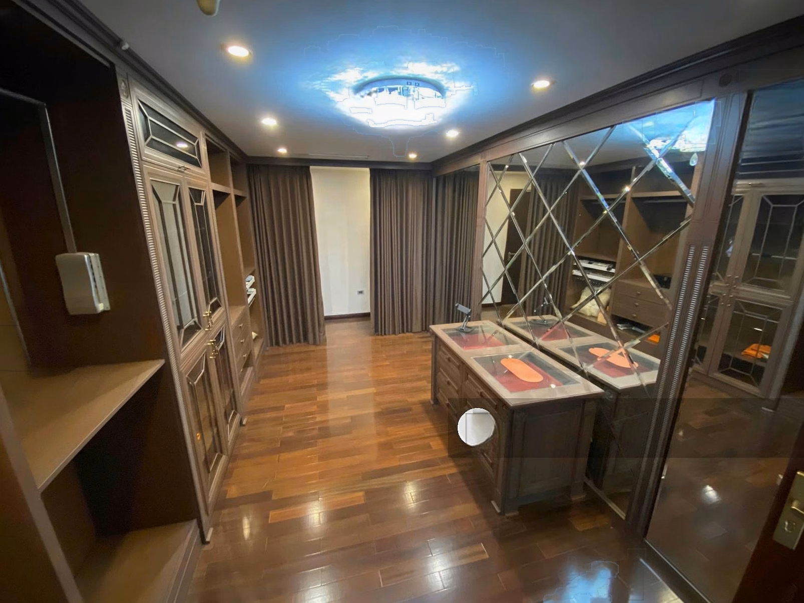 Super Duplex Penthouse Mandarin Garden for rent 280m2 4 bedrooms 3 bathrooms Full of rare high-end furniture