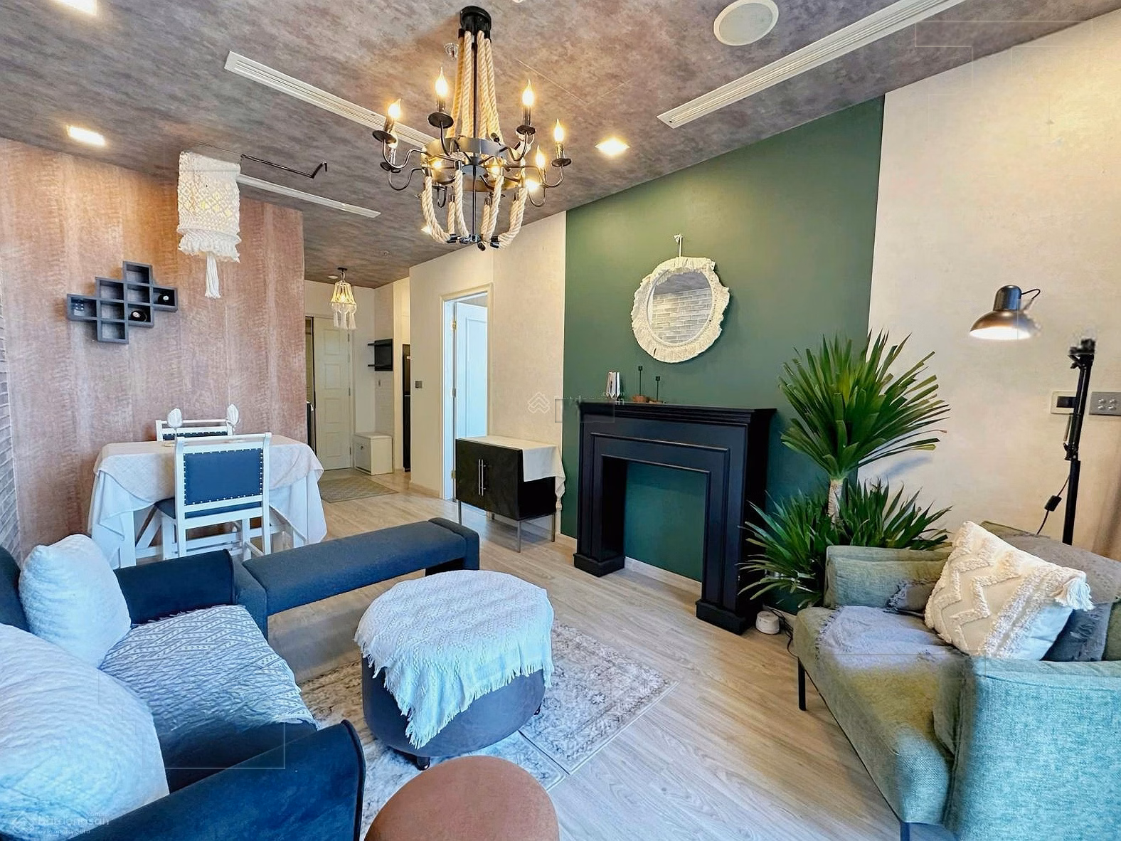 Apartment for rent with 1 bedroom, 1 bathroom, 50m2 at Vinhomes Golden River Ba Son, 23 million VND