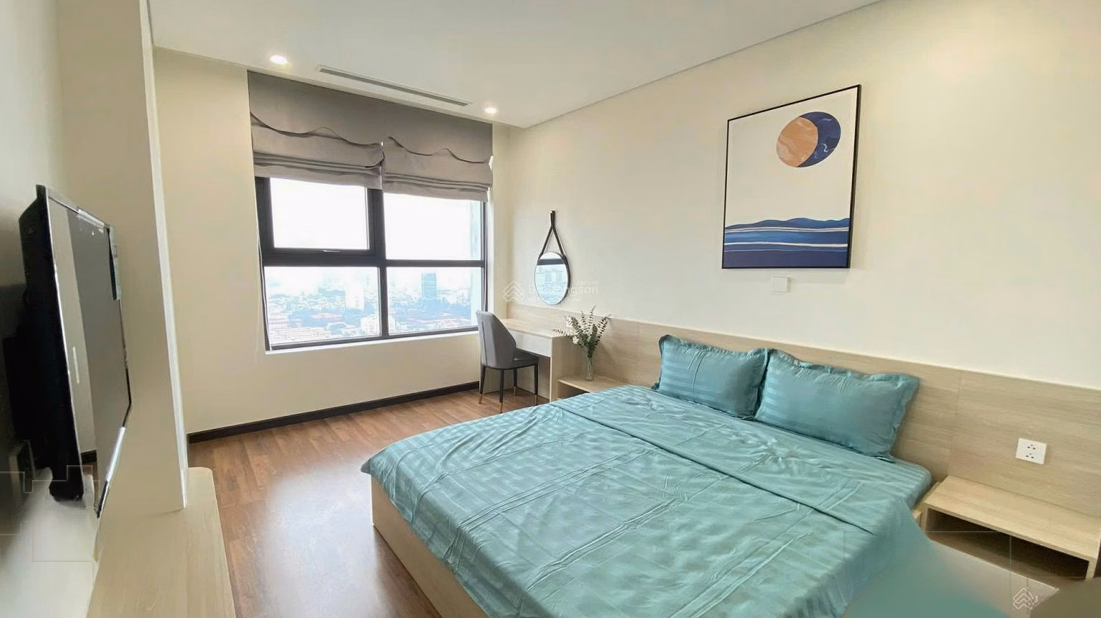 Apartment for rent with 2 bedrooms, 2 bathrooms, fully furnished, Central Field Trung Kinh apartment project