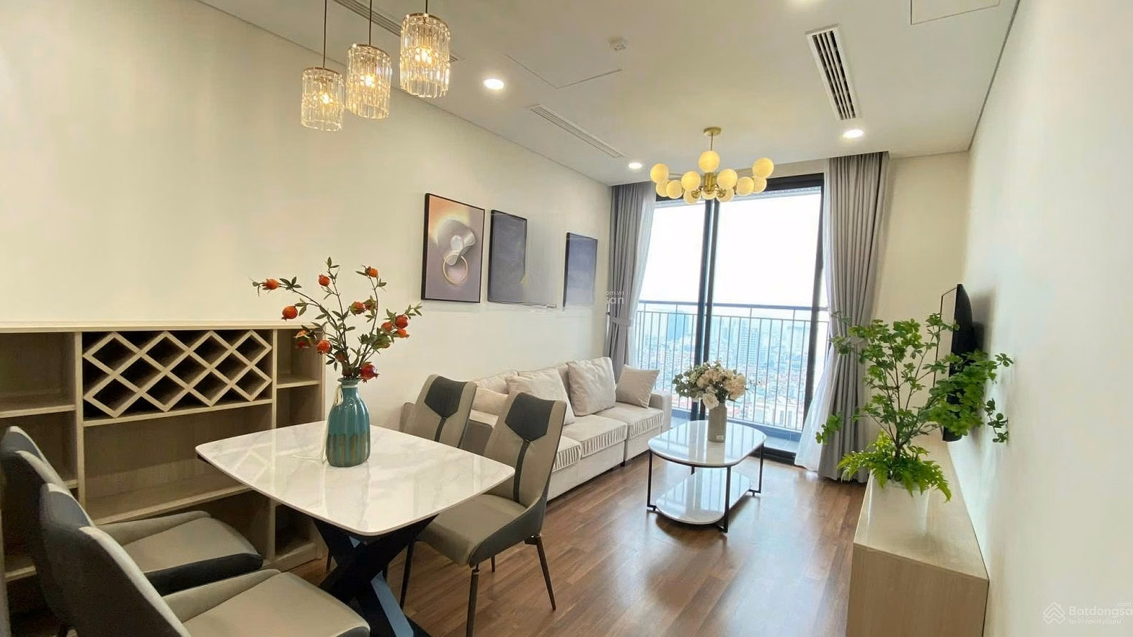 Apartment for rent with 2 bedrooms, 2 bathrooms, fully furnished, Central Field Trung Kinh apartment project