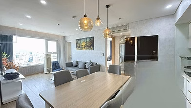 Owner needs to rent 2-bedroom FPT Plaza apartment with 3 corner units, area 67m², price only 14 million/month