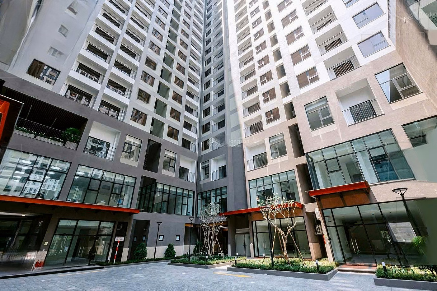Owner needs to rent 2-bedroom FPT Plaza apartment with 3 corner units, area 67m², price only 14 million/month