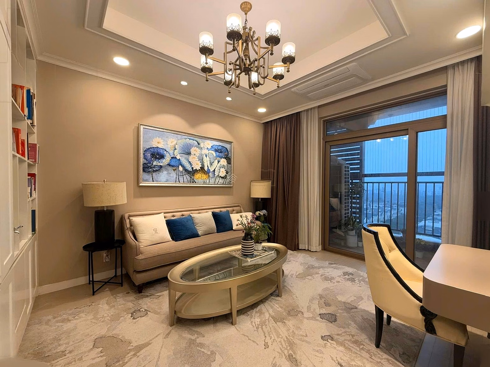 Owner transferred job and needs to urgently sell the most beautiful corner apartment G1 of building 903B Starlake Tay Ho Tay Apartment