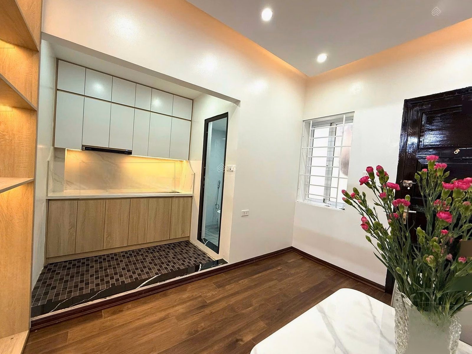 My family needs to sell apartment 312, house H1 Kim Ma Thuong, KHXHNV, 35 Kim Ma Thuong, 2.95 billion