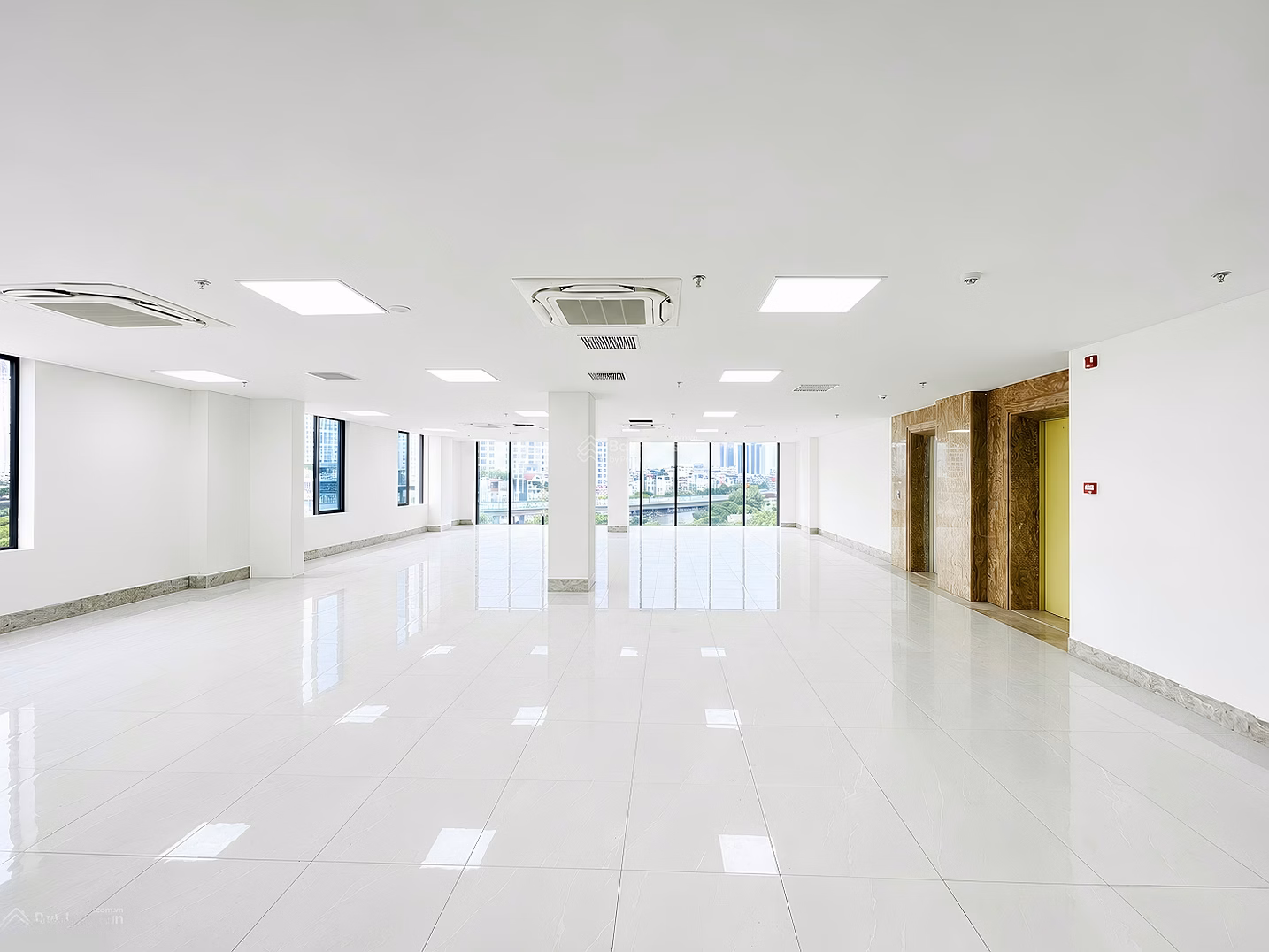Office for rent TH Office Tower 73 + 75 Nguyen Trai, Thanh Xuan 260m²/floor, 2 elevators, full fire protection