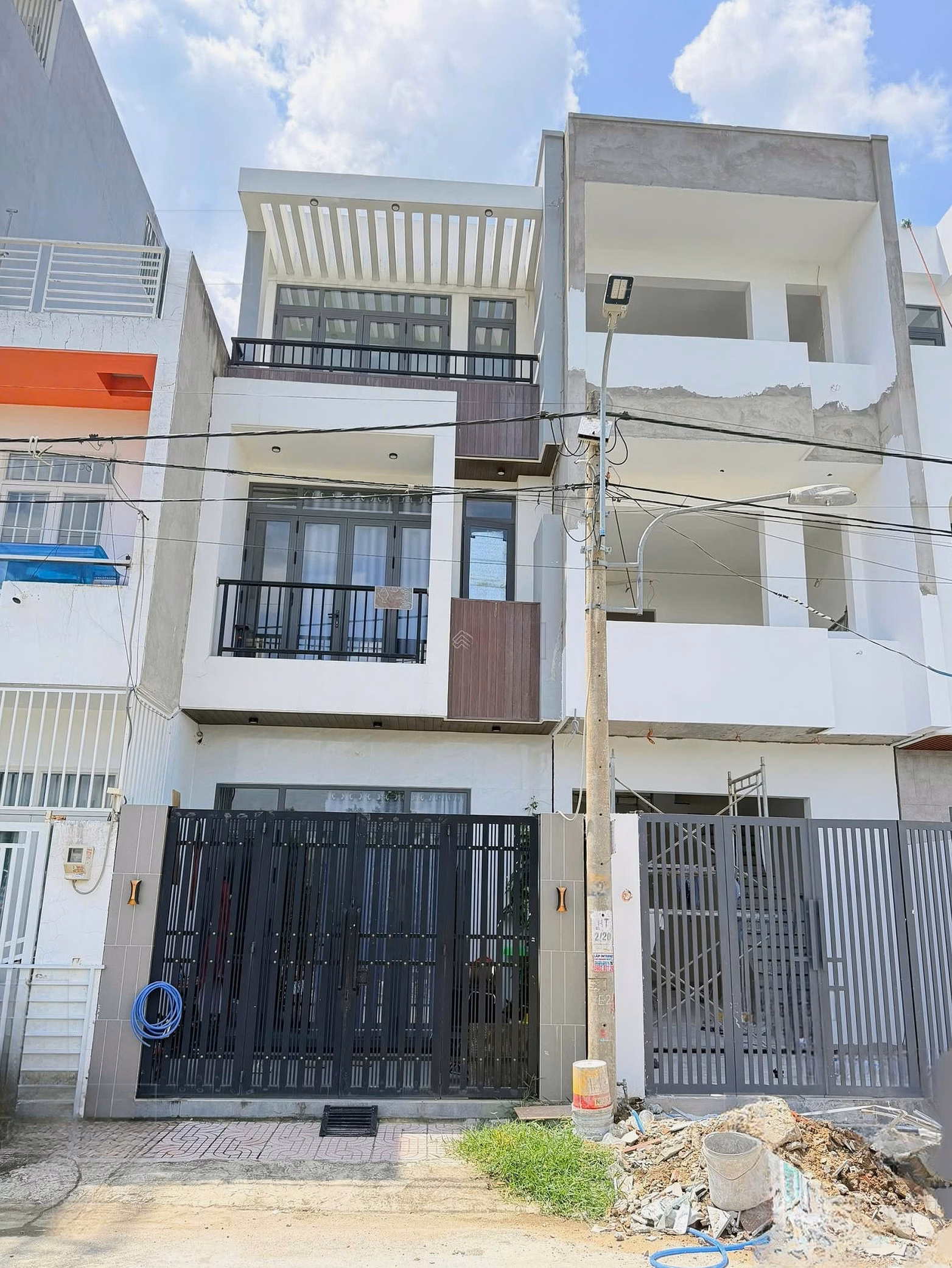 House for sale near Long Phuoc market and CS3 Law University dormitory