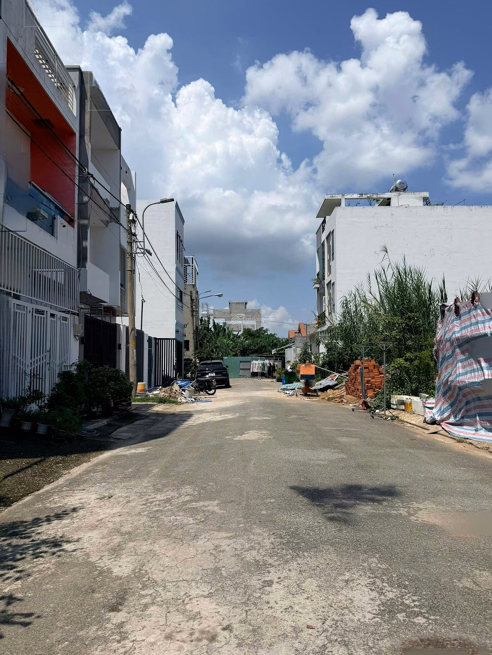 House for sale near Long Phuoc market and CS3 Law University dormitory