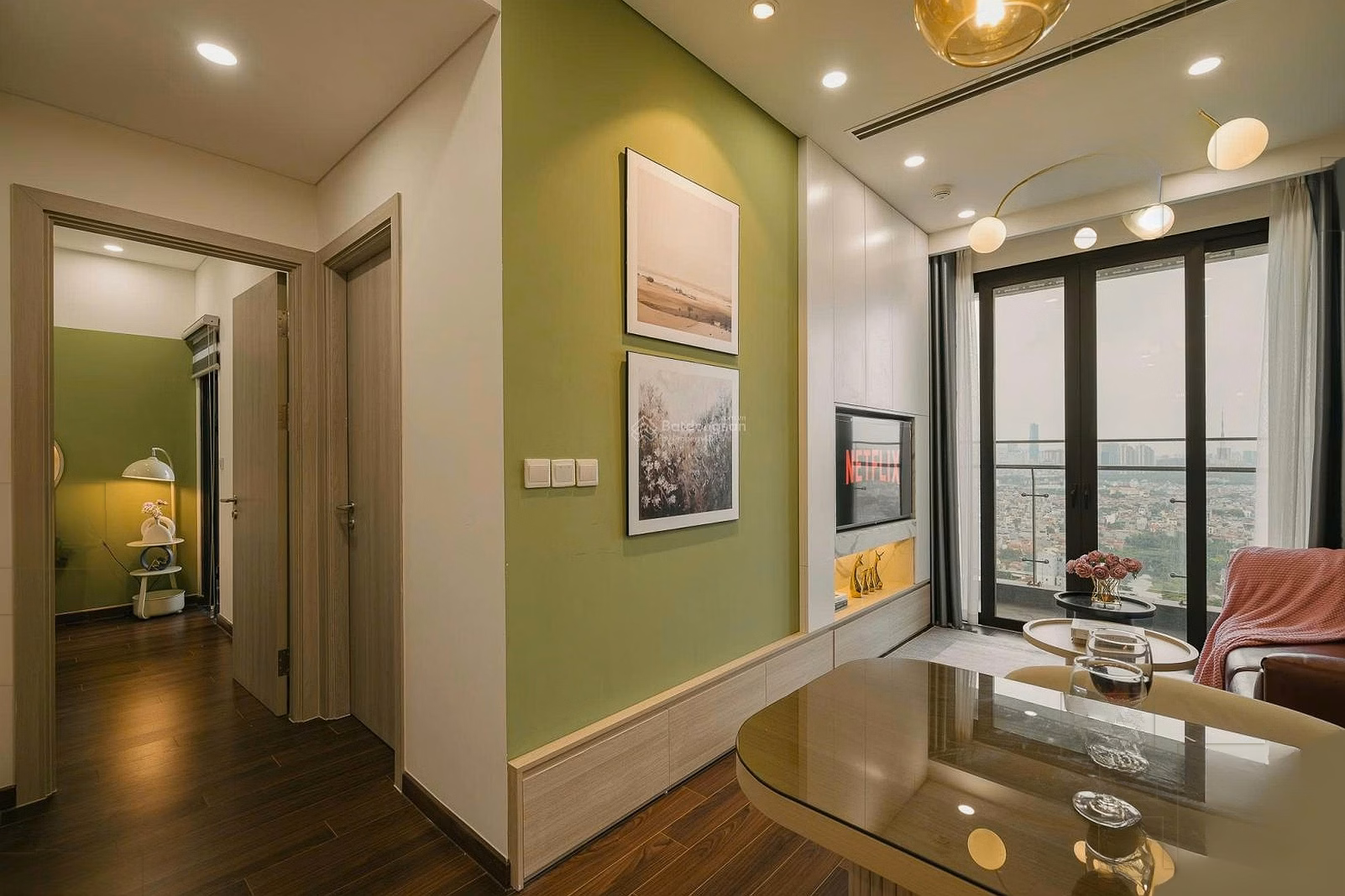Owner for rent 1 bedroom apartment + Masteri West Heights Vinhomes Smart City, lake view, fully furnished