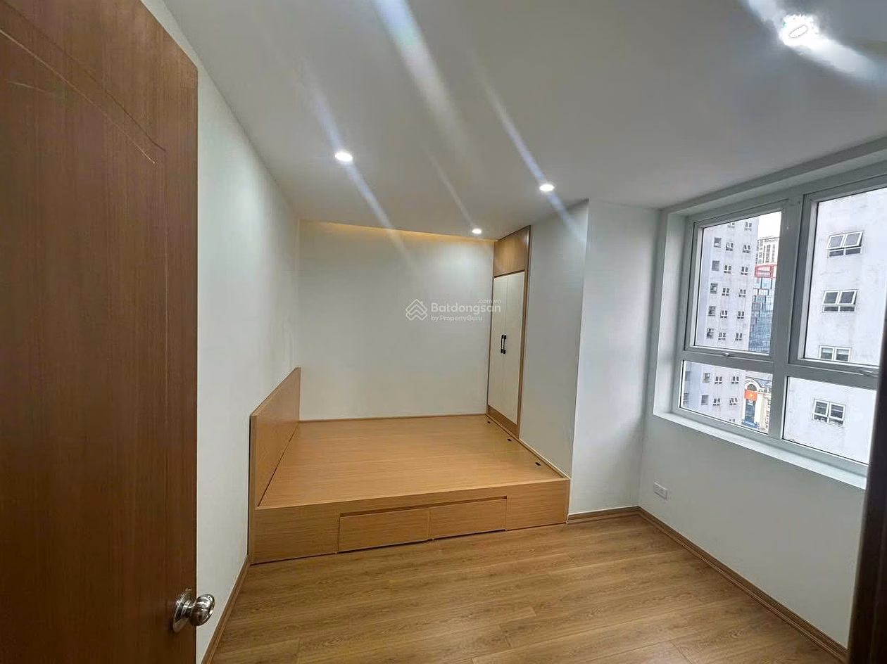 Selling apartment building A14 Nam Trung Yen 55m², 2 bedrooms, 1 bathroom. Southeast balcony. Price 4.95 billion