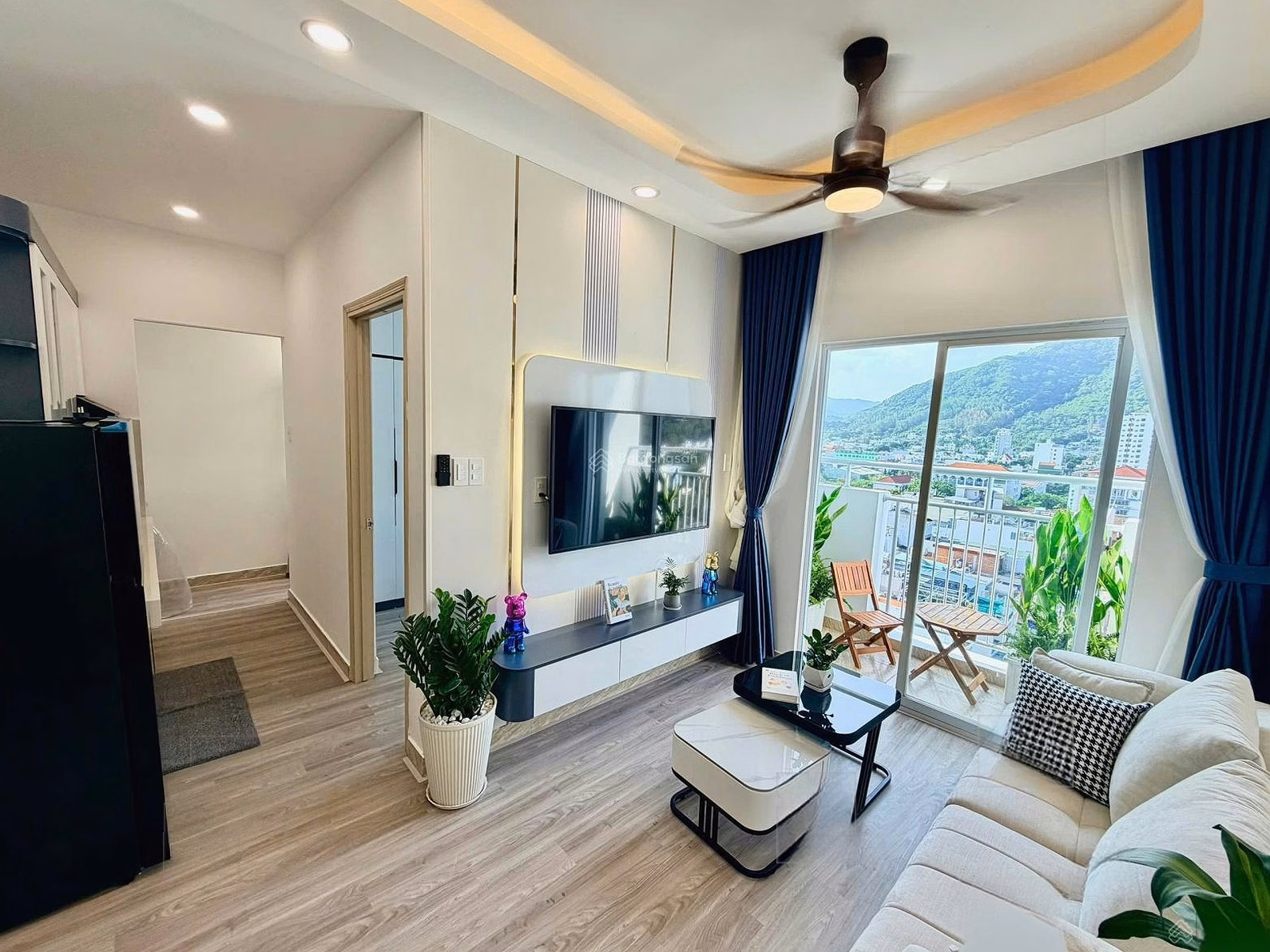 Selling 2 bedroom, 2 bathroom apartment in Vinh Hoa, Nha Trang, 2.35 billion, 55.3m2, beautiful packaging, super bargain price