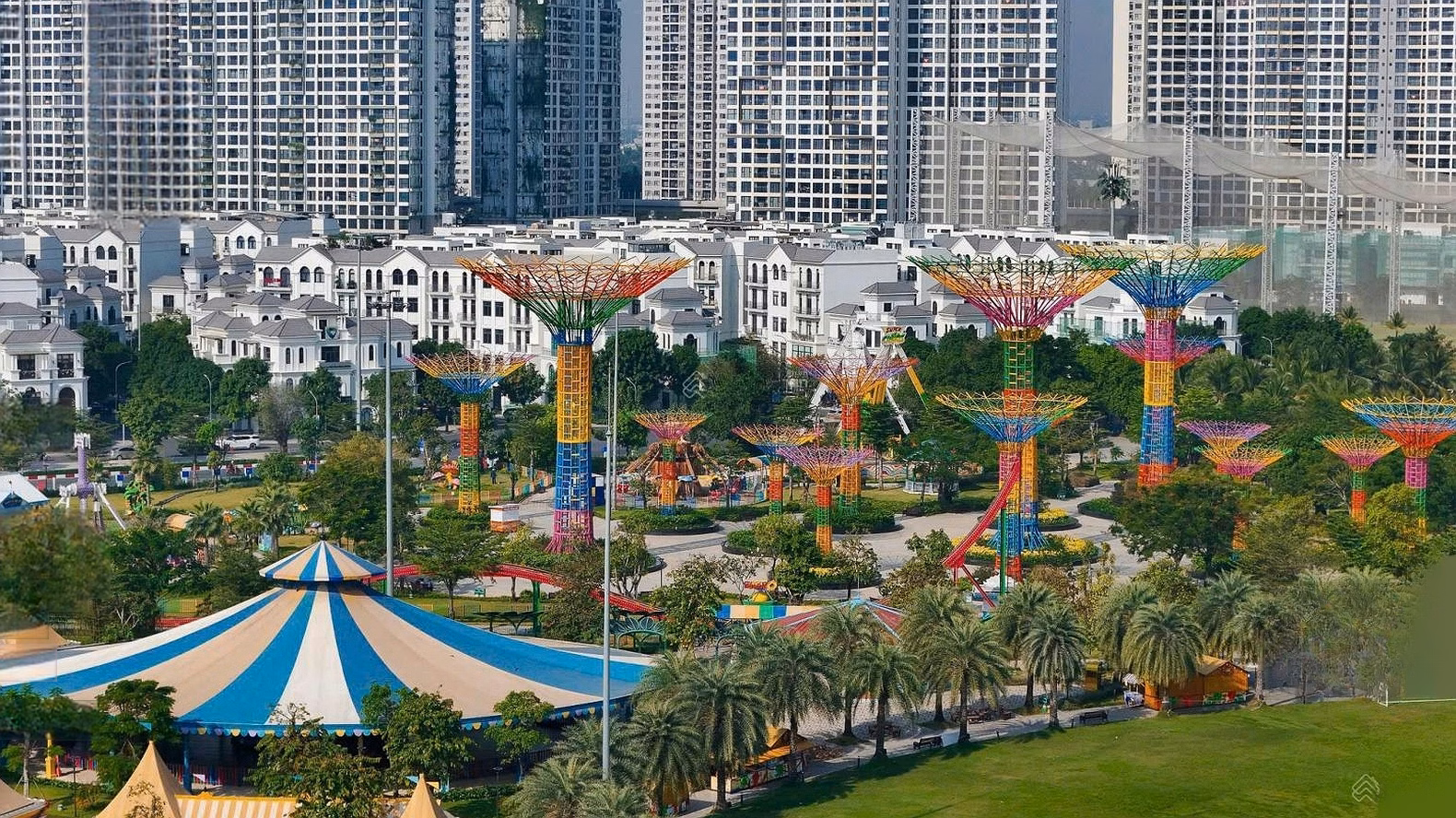 Shopping cart for Vinhomes Grand Park apartment for rent at very good prices in July 2026