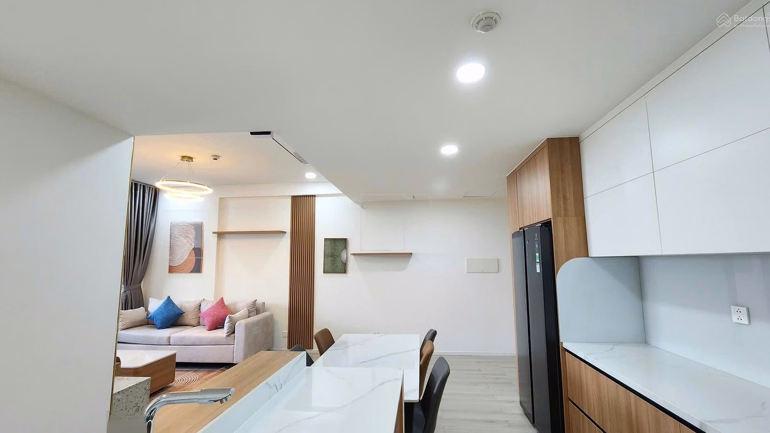 Lumiere Boulevard luxury 3 bedroom 2 bathroom apartment for rent at good price - Luxury apartment for rent