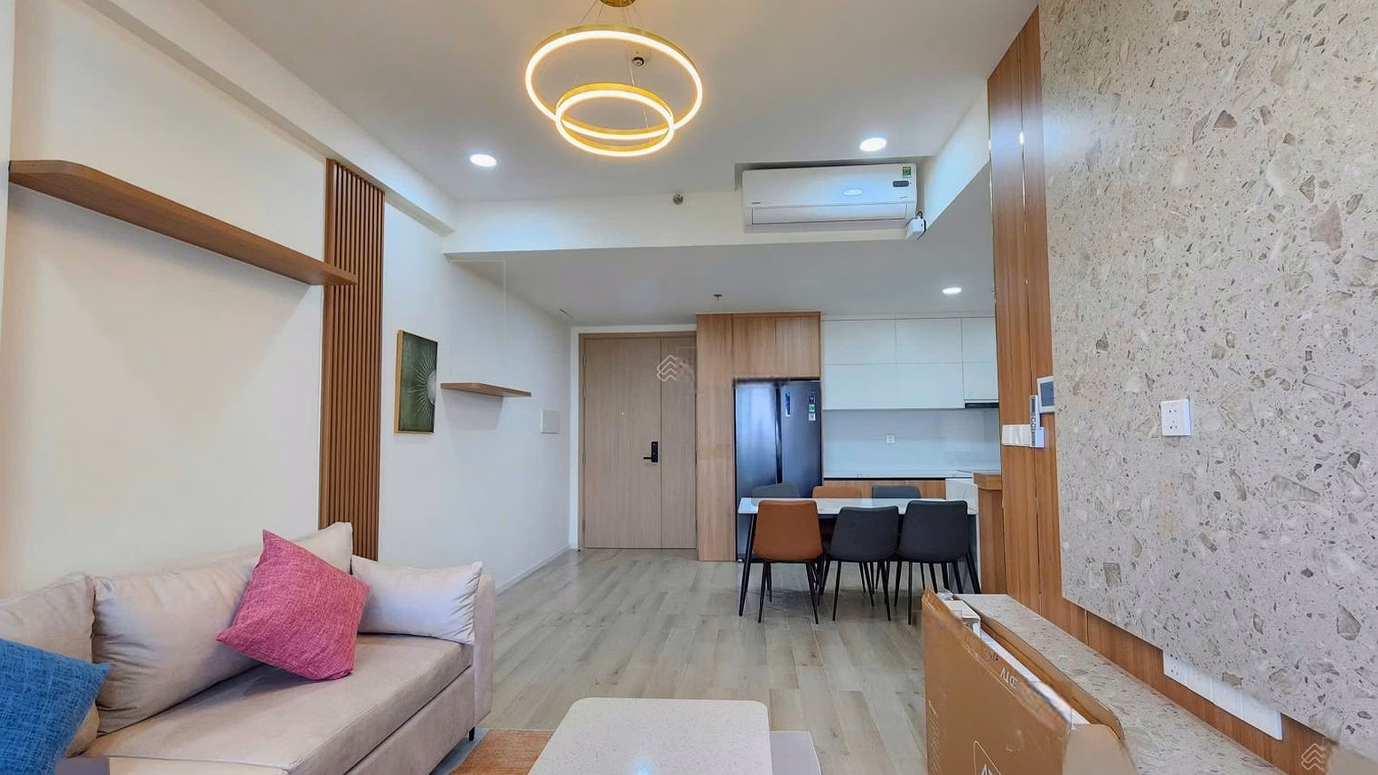 Lumiere Boulevard luxury 3 bedroom 2 bathroom apartment for rent at good price - Luxury apartment for rent