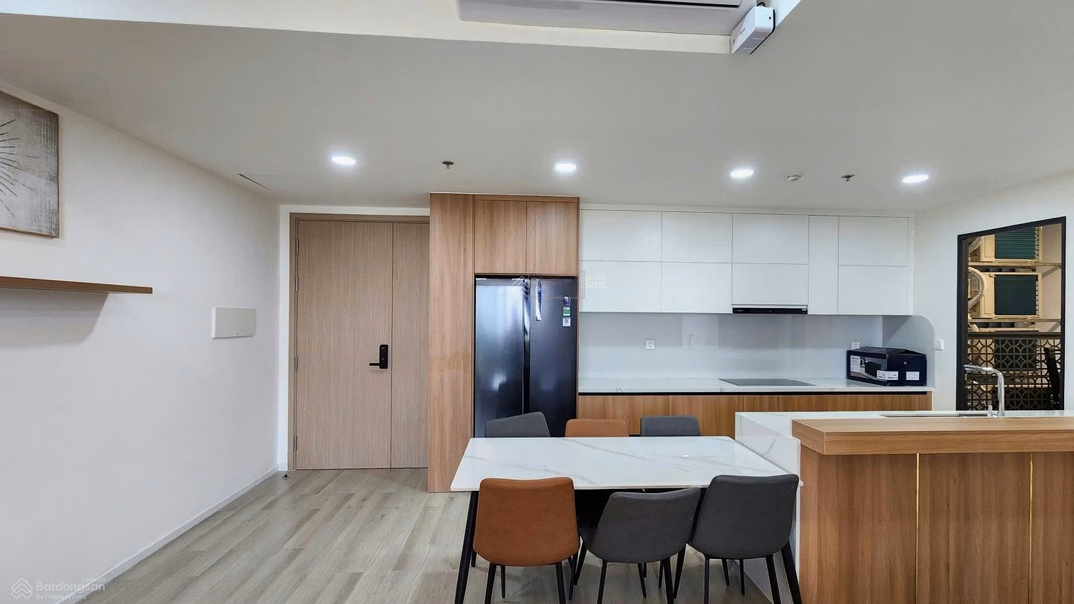 Lumiere Boulevard luxury 3 bedroom 2 bathroom apartment for rent at good price - Luxury apartment for rent