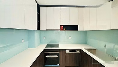 Cheapest price 2 bedroom 2 bathroom apartment for sale at The Gloria. Have the red book ready, get the house immediately. SE direction. View of Thanh Cong Lake