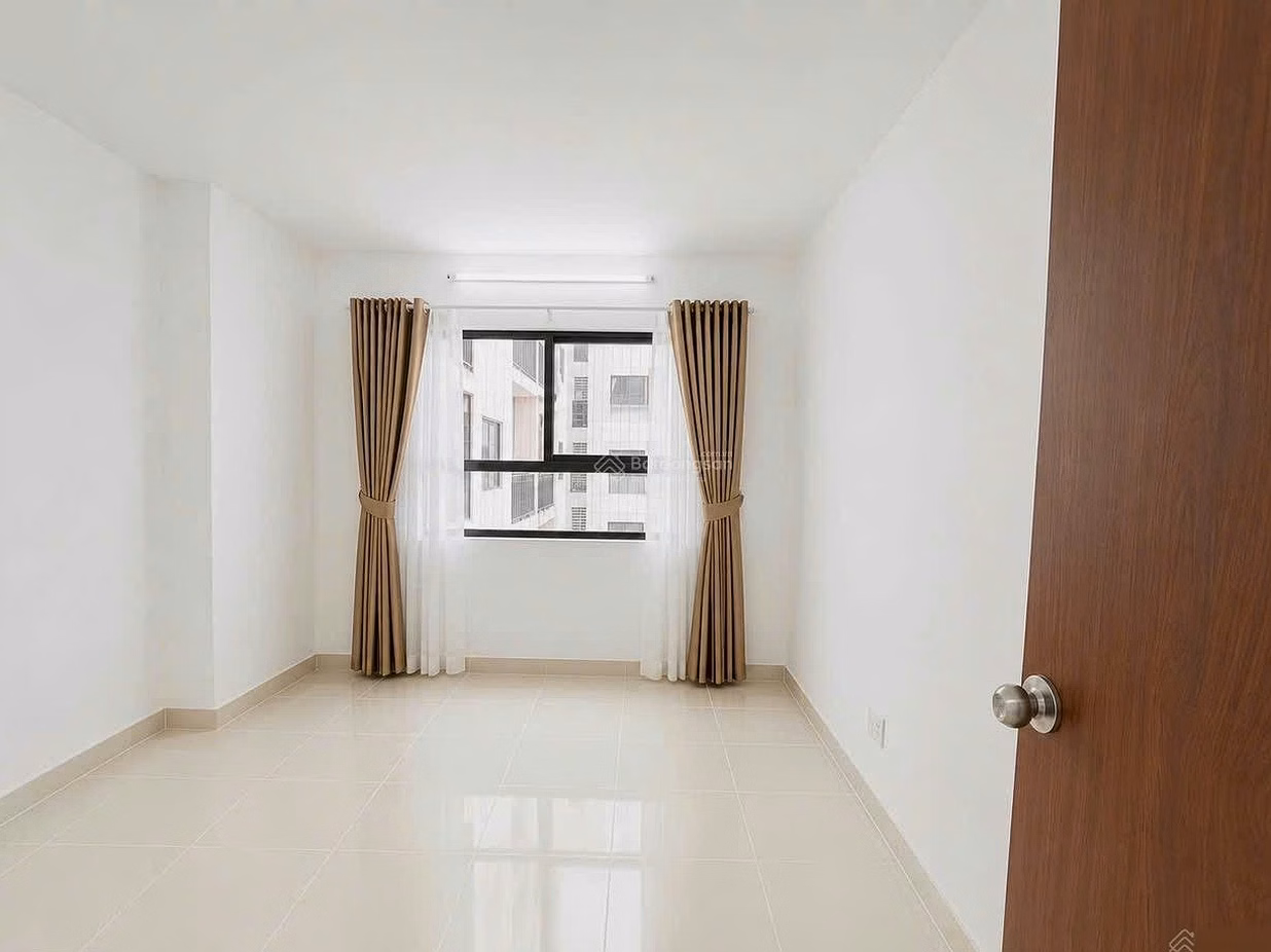 Urgent sale of apartment XH2 VCN Phuoc Long only 2.48 billion area: 64.2m2 2 bedrooms park view