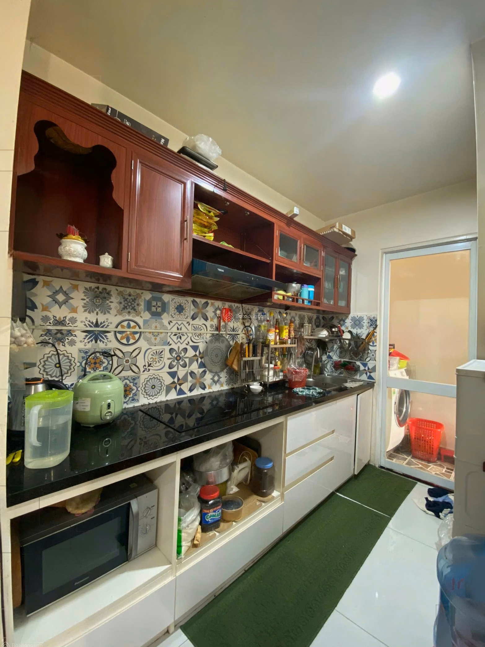 The apartment is being sold by the owner, the apartment has been completely renovated, the pink book is almost issued, no intermediaries, good price