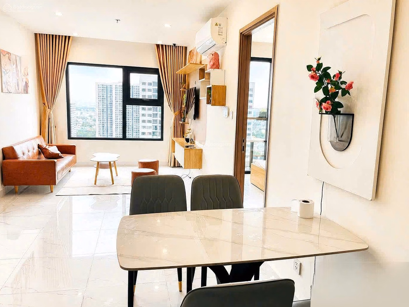 Beverly Solari apartment for sale at good price, newly updated shopping cart. Work directly with the owner***