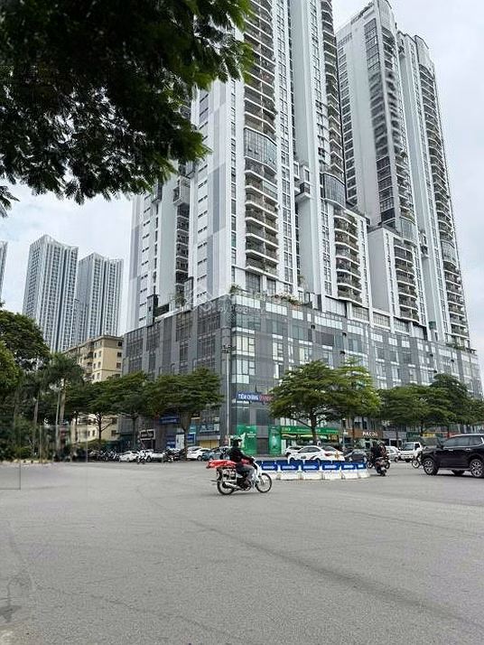 O968127636 New Skyline Van Quan apartment for sale, Nguyen Khuyen 98m2, 3 bedrooms, fully furnished, beautiful furniture, ready book
