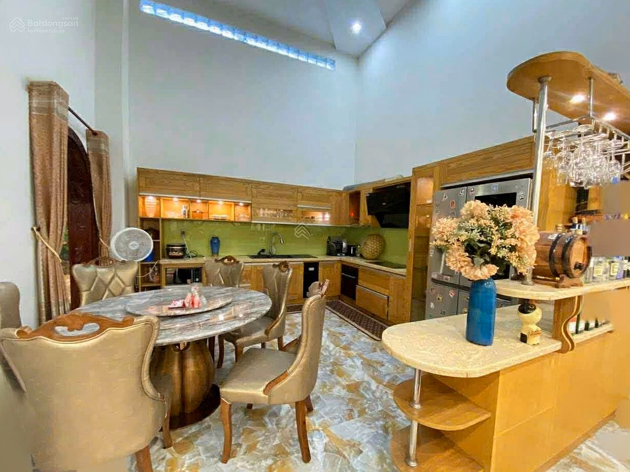 Selling by owner to notarize 2.5-storey villa Phu Loc 1 - Da Nang