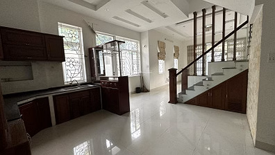 Selling by owner to notarize 2.5-storey villa Phu Loc 1 - Da Nang