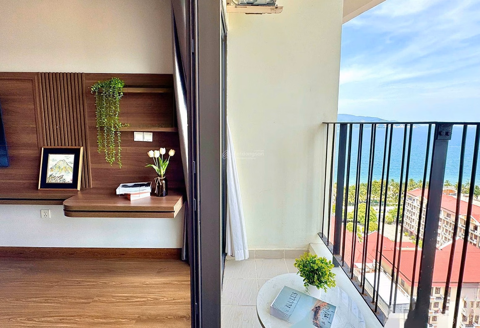 Gold Coast studio for sale with book, sea view, price 5.2 billion