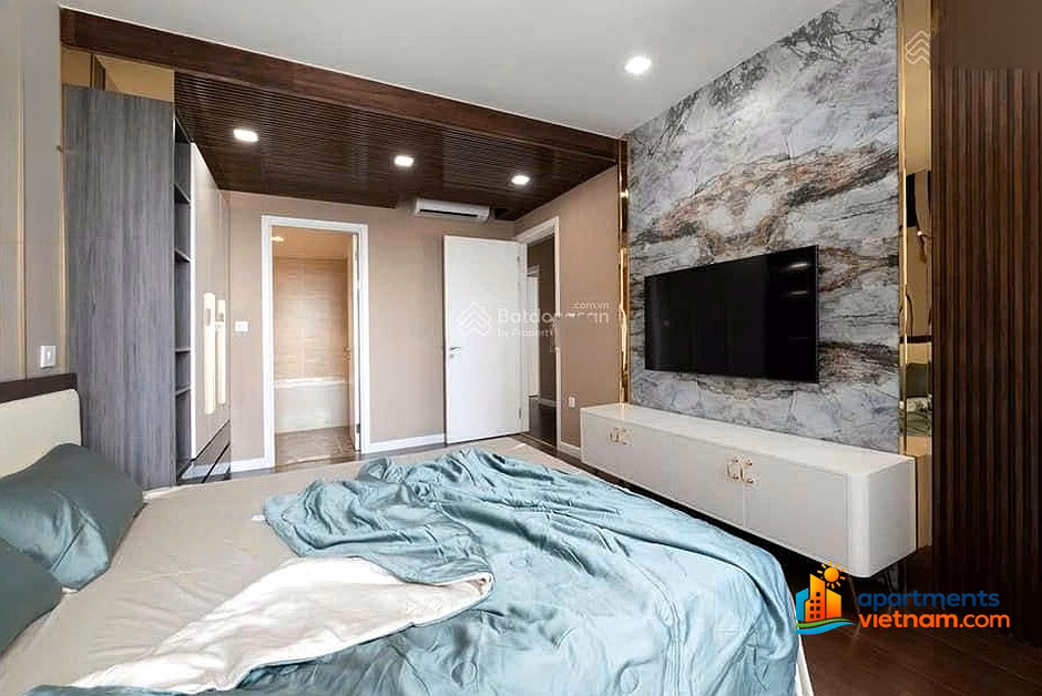 Vinhomes D'Capitale apartment for rent, Tran Duy Hung, 3 bedrooms, 2 bedrooms, southeast balcony, lake view, 18 million