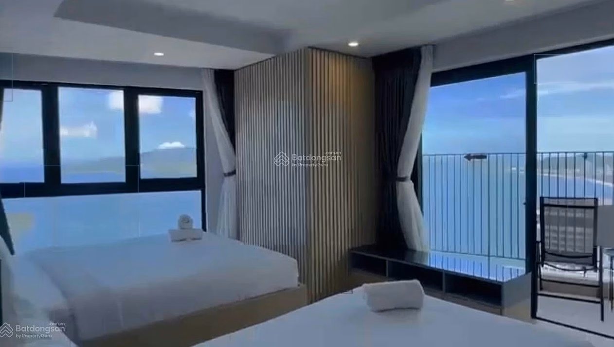 Selling luxury 3-bedroom apartment in Gold Coast Nha Trang facing Southeast - Sea view
