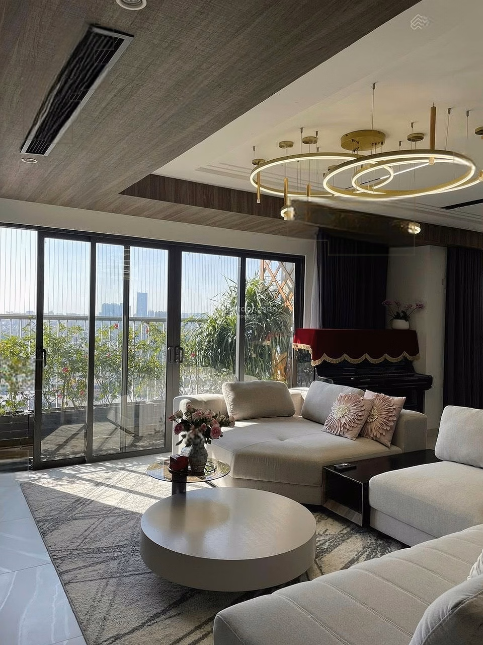 Offer to rent 236.5m2 apartment 17T5 Hoang Dao Thuy, 4 bedrooms - can be divided further, 22 million/month with TL