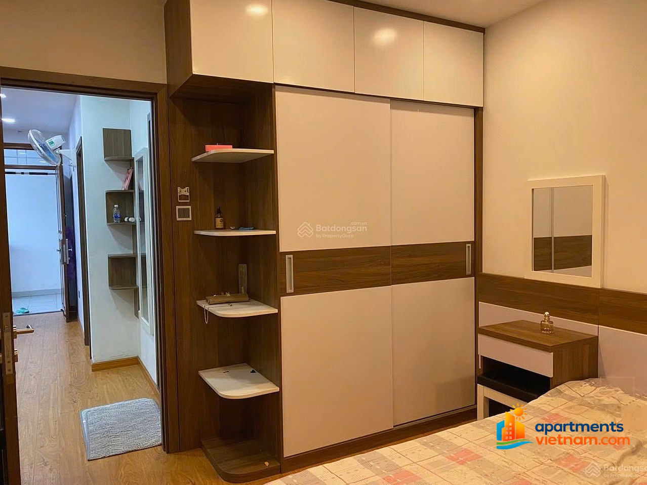 Selling 2-bedroom corner apartment with fireworks view at CT1 Vinh Diem Trung apartment, good price, only 2,220 billion, less fortune