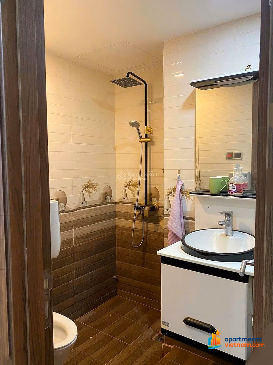 Selling 2-bedroom corner apartment with fireworks view at CT1 Vinh Diem Trung apartment, good price, only 2,220 billion, less fortune
