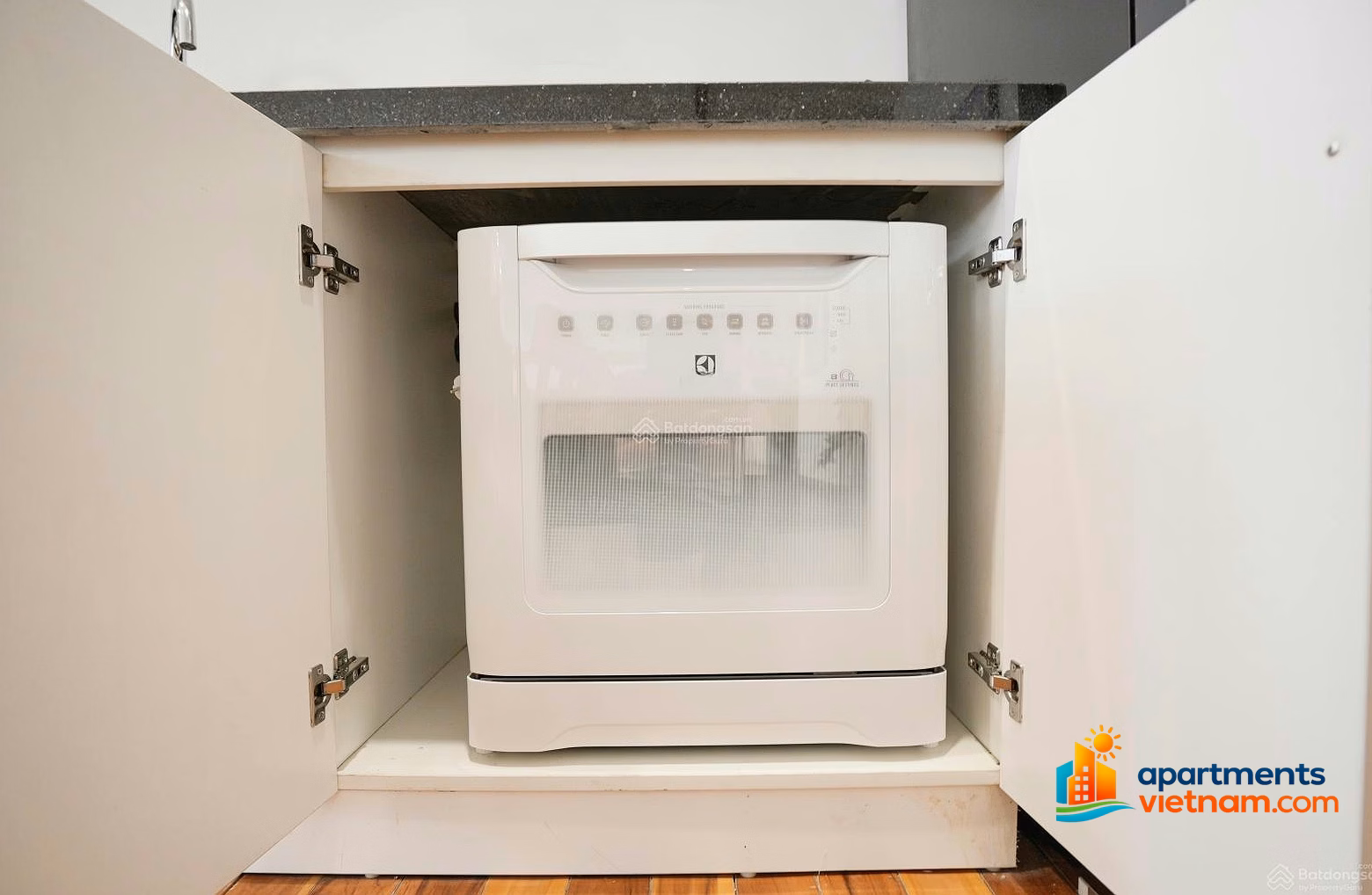 Fhome A - Zendiamond 4 bedroom apartment available. 290m2. Full of genuine furniture. View of the romantic Han River