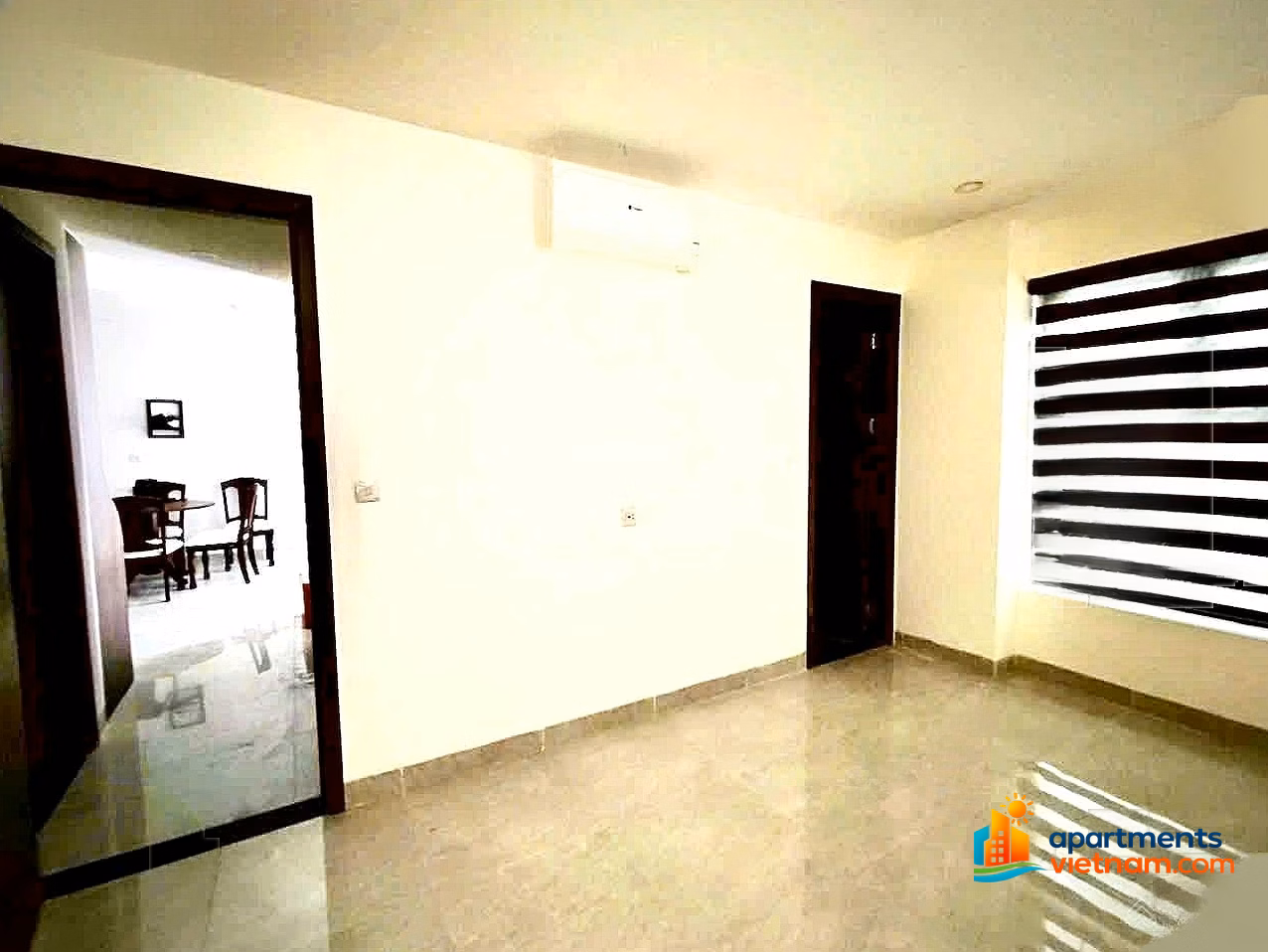 One of the few new high-floor apartments with 2 bedrooms, 2 bathrooms, fully furnished, selling price of 2.8 billion (Competitive price)