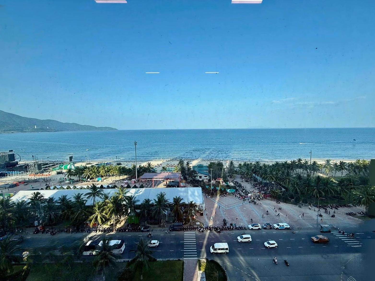 Penthouse 3 bedrooms, nearly 200m2 - full view of My Khe beach - full amenities, ready to hand over - price 70 billion