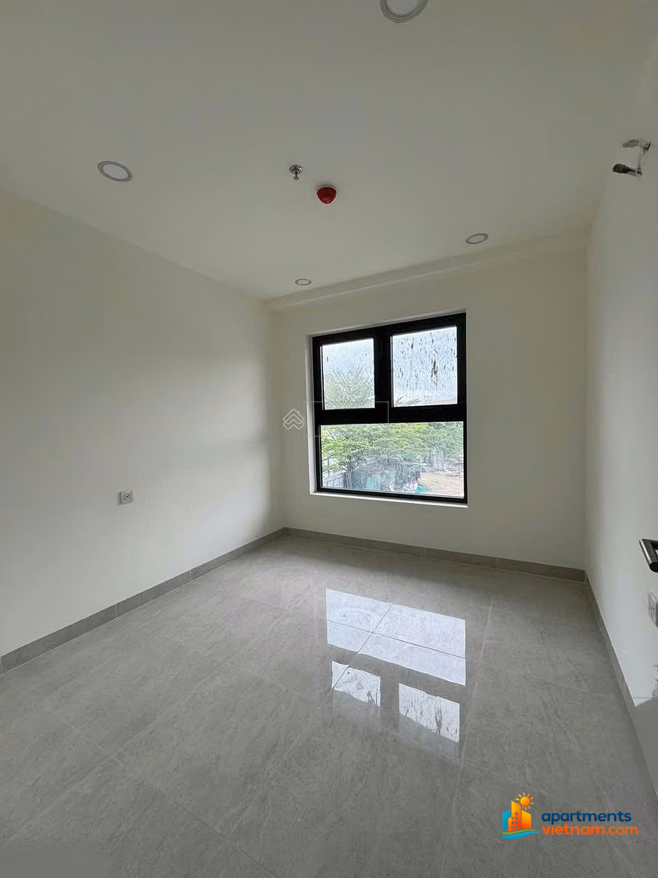 Selling a 3-bedroom corner apartment in CCU HUD Phuoc Long apartment, South Nha Trang. Competitive price only 3.7 billion
