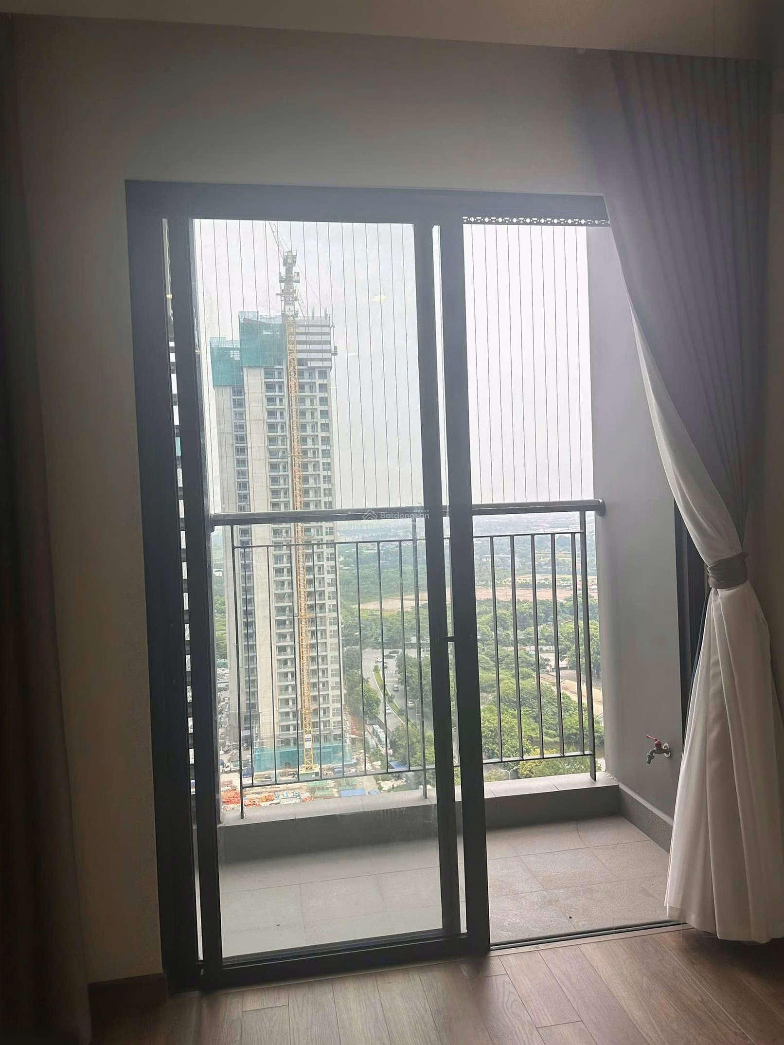 Studio for rent for only 5 million/month in high-end Zurich area at Vinhomes Ocean Park, free MG