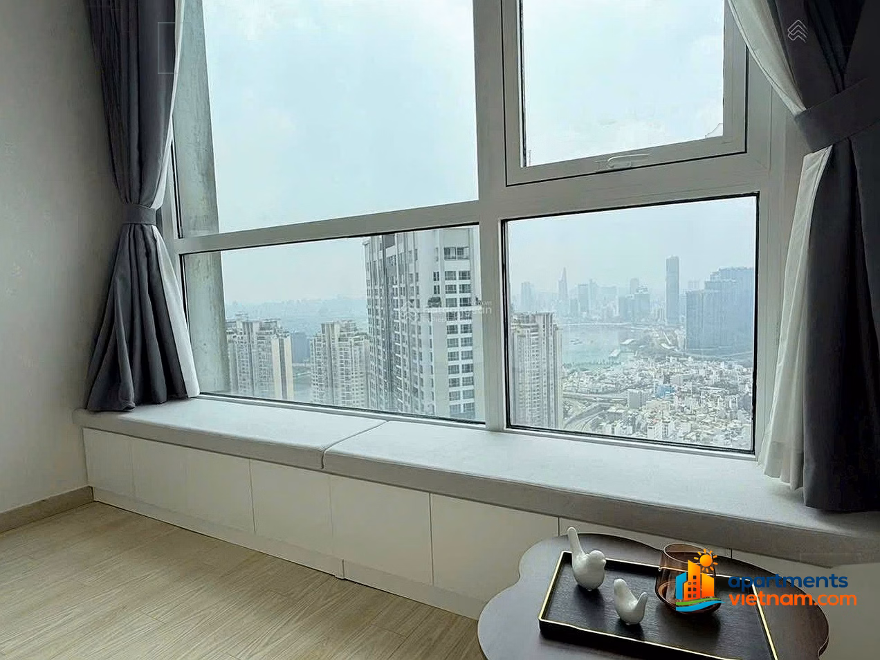 Vinhomes Landmark 81 for rent with high quality furniture at good price [1 bedroom 17 million] [2 bedrooms 21 million] [3 bedrooms 29 million] [4 bedrooms 45 million]