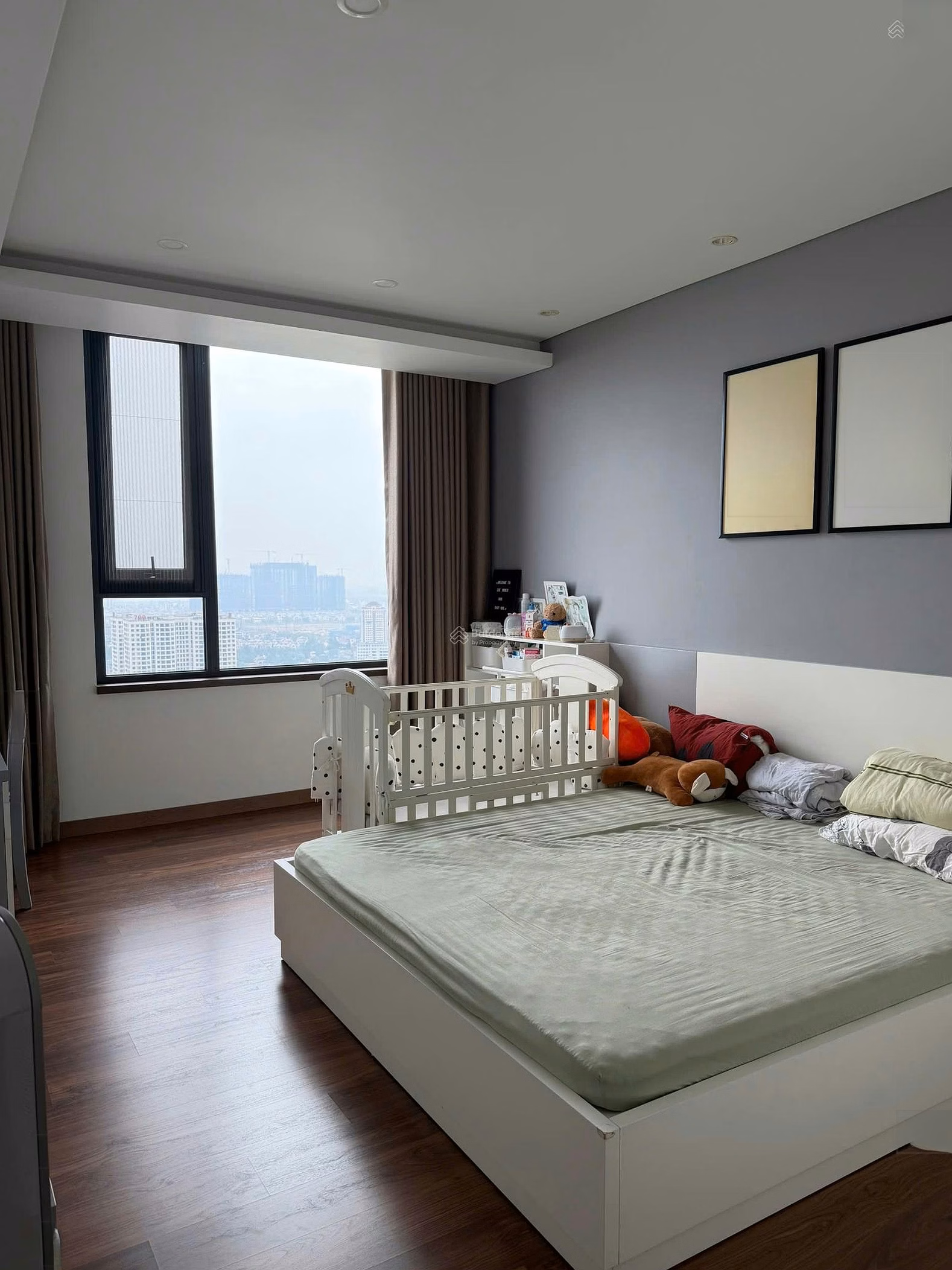 Ngoai Giao Doan apartment for sale 215m2 - 5 bedrooms - 3 bedrooms 28 billion full imported furniture