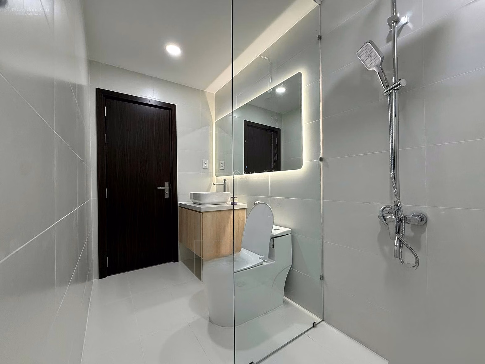 Nha Trang apartment for sale with long-term pink book