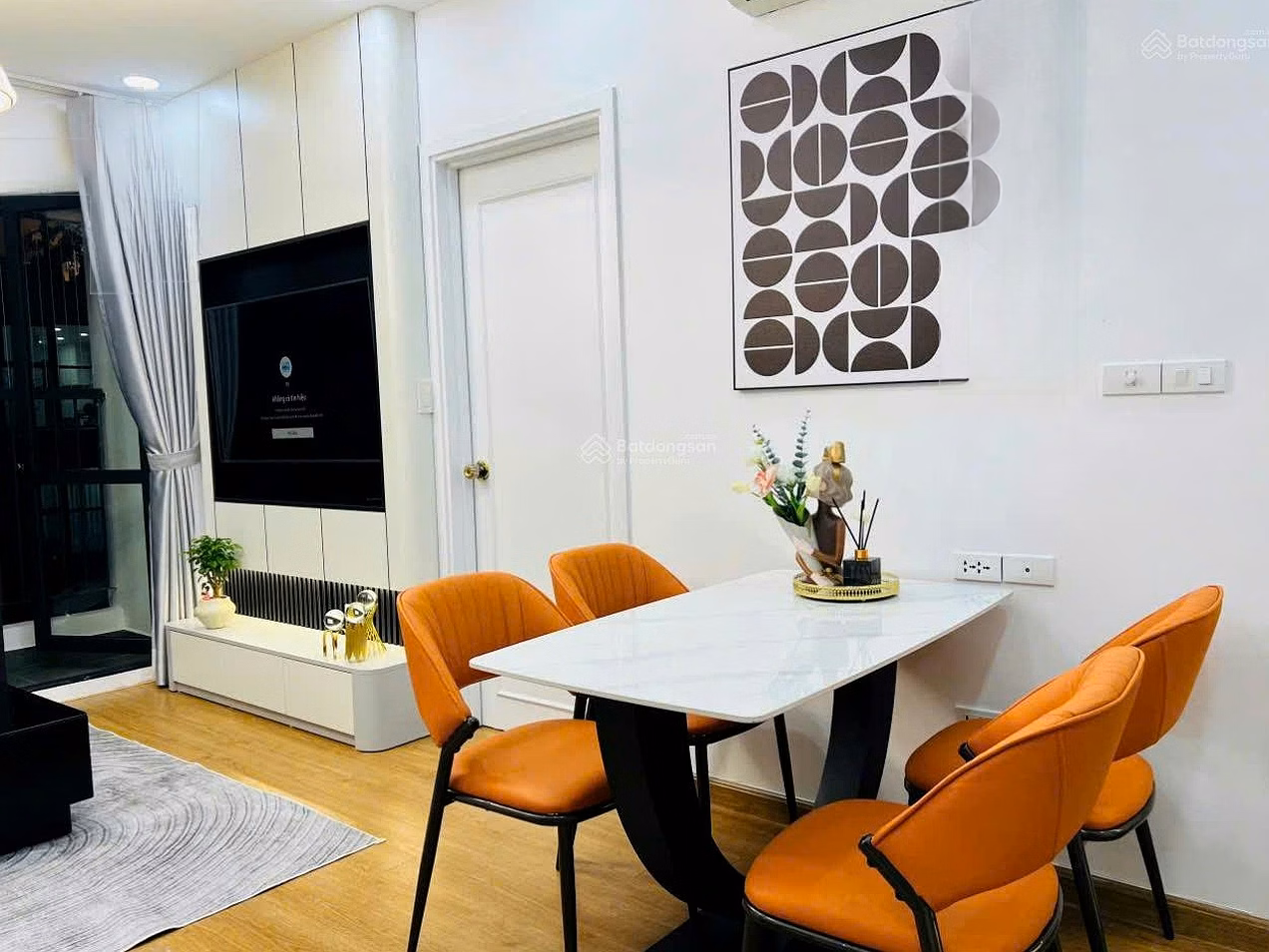 2N2W Iris Garden apartment for rent, fully furnished, good price, only 12 million/month with car mat included