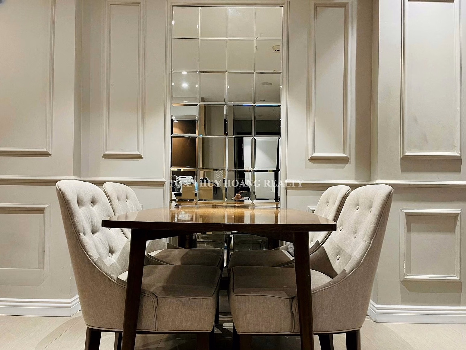 Luxury apartment for rent at Luxury Alphanam, modern furniture***