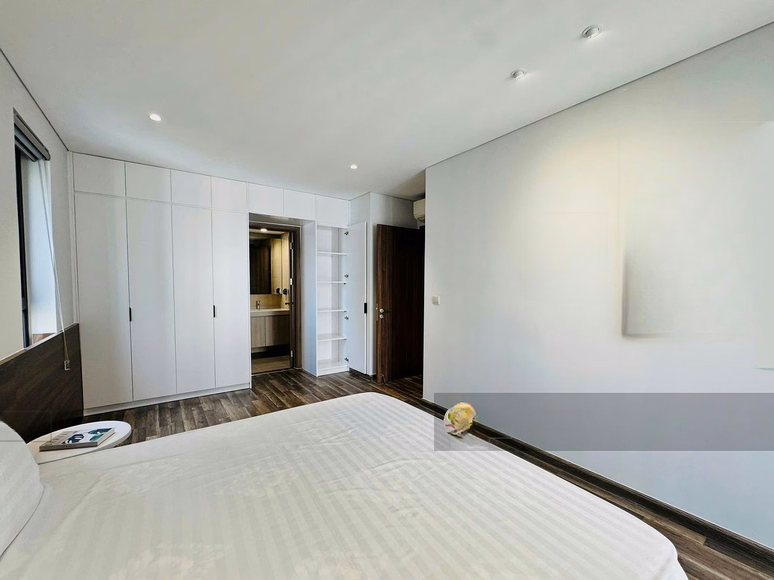 Ha Do corner apartment for sale 3 bedrooms + 1 | 134m2 | High-end furniture | Pink book available | Price 23 billion