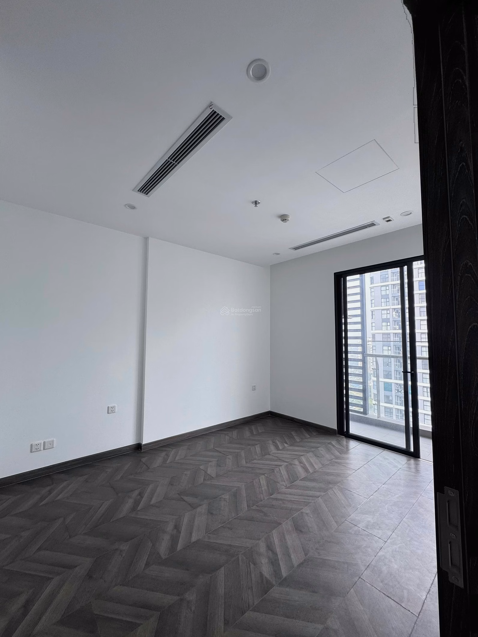 Urgent sale of The Beverly - Vinhomes Grand Park apartment, 5 billion, 80m2
