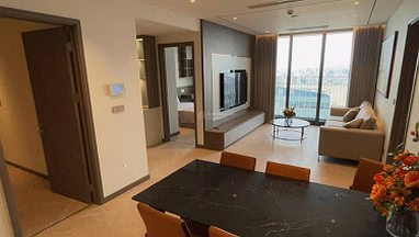 Linh Anh has apartments for rent with 3 bedrooms, 4 bedrooms, basic to fully furnished, Han Jardin building and Diplomatic Doan area