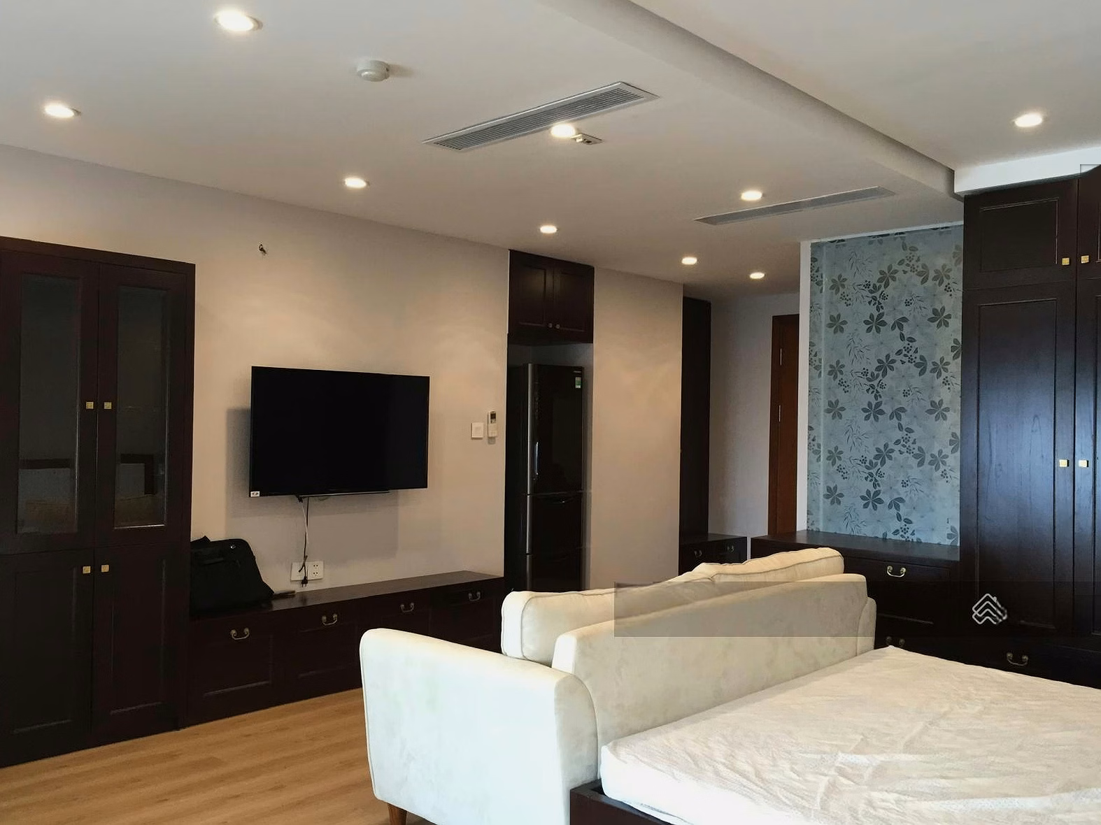 Good price! Beautiful house for rent Star City apartment 1 bedroom fully furnished 50m2 price only 11 million/month***