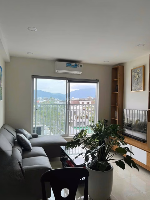 Beautiful fully furnished 2 bedroom apartment for rent in CT3 Phuoc Hai. Area 68m2