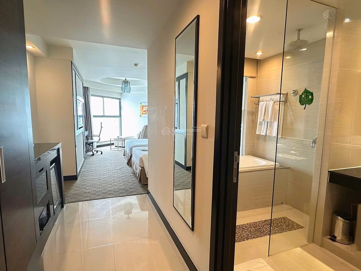 Ly specializes in selling Havana Nha Trang apartments, corner apartments with beautiful sea views